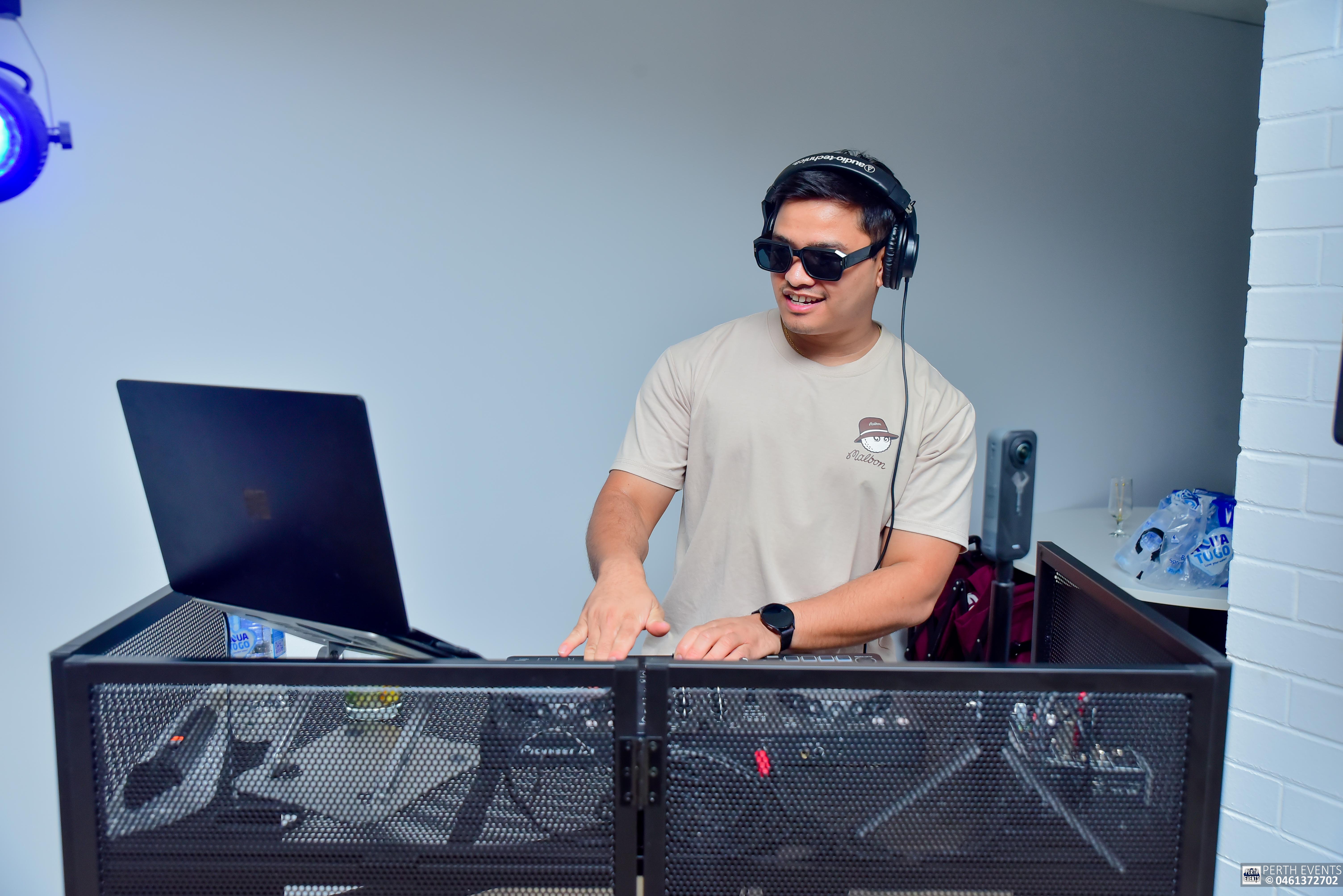 DJ Bugati event photo 2